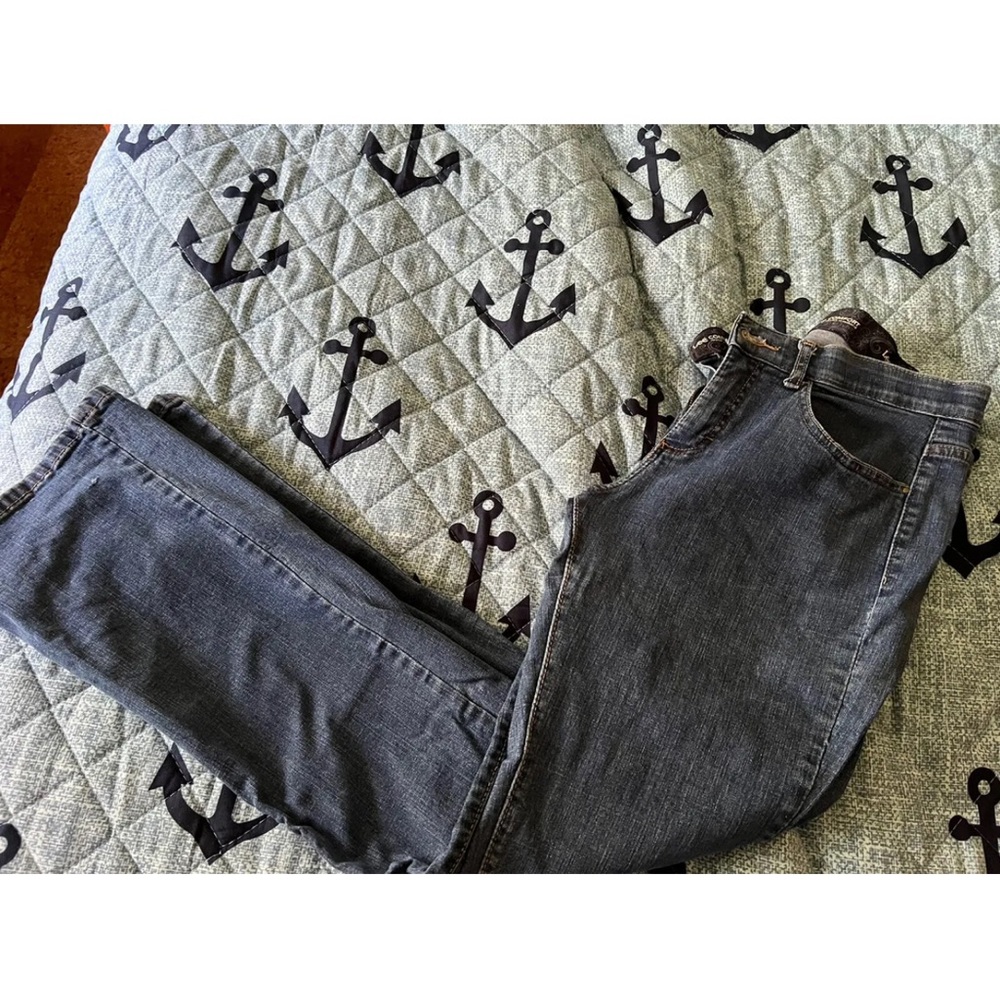 Ladies Lee Comfort Fit jeans Size 8 Medium